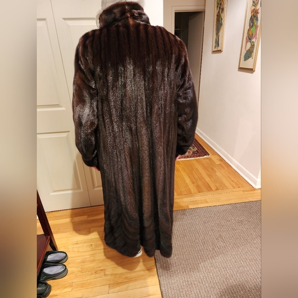 Sheared Blackgama Mink Coat - Picture 3 of 11